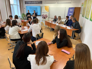 Ученики 10-11 классов Ребрихинской средней общеобразовательной школы приняли участие в командной квиз-игре «Коррупция – порождение зла»